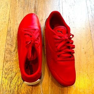 Puma Ferrari men sneakers size 9 in brand new condition